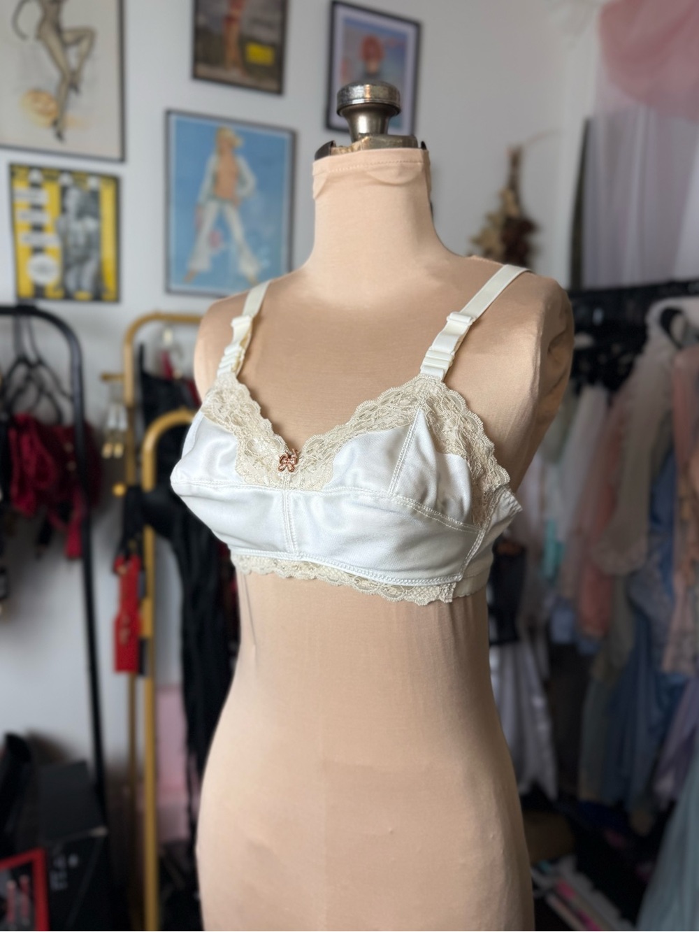 Vintage 1980’s Cone Bullet Nursing Bra Lace Trim Ivory Brassiere Bra Lingerie